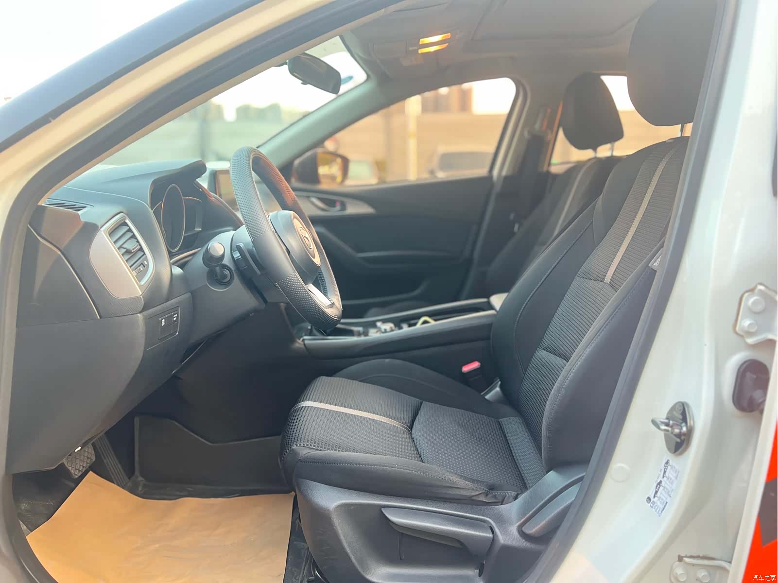 Mazda Mazda3, 2017 6