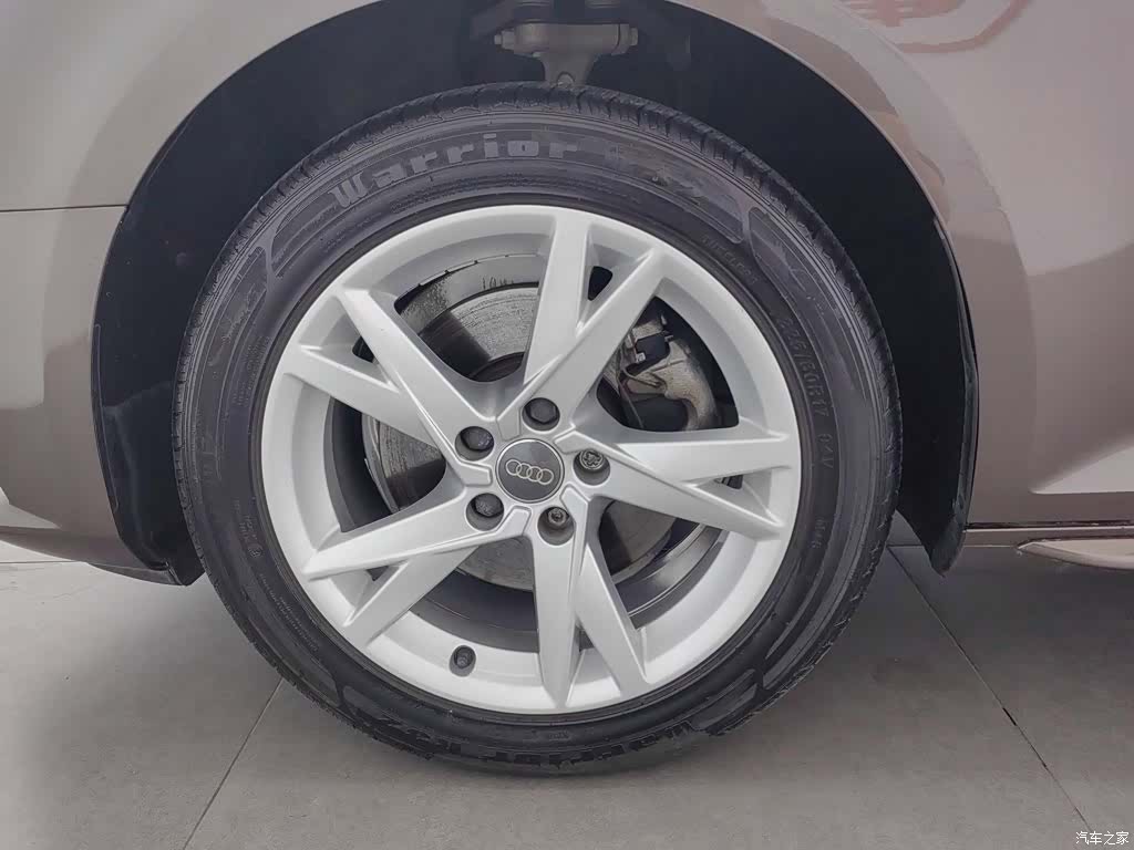 Audi A4L, 2018 17
