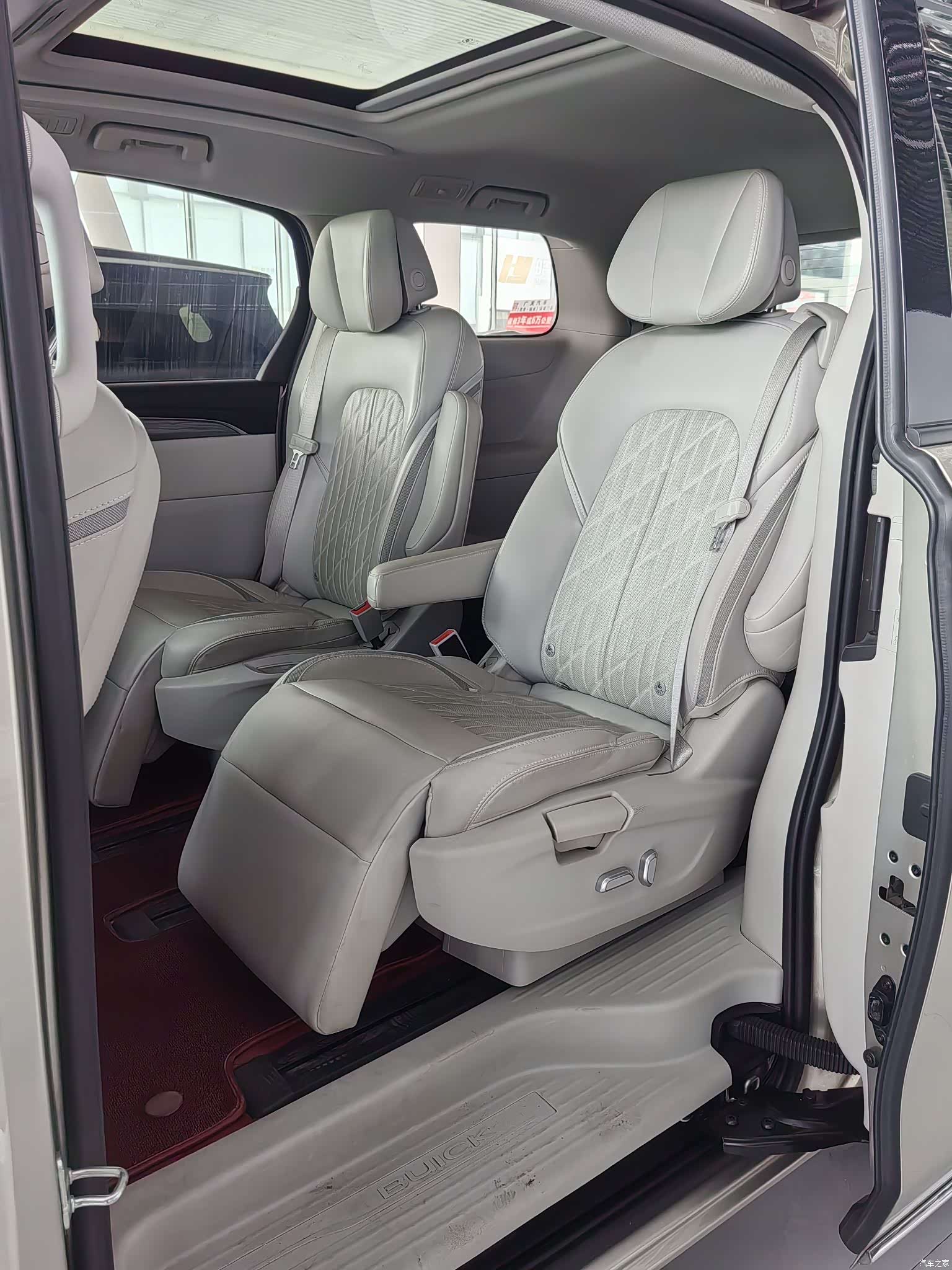 Buick GL8, 2023 9
