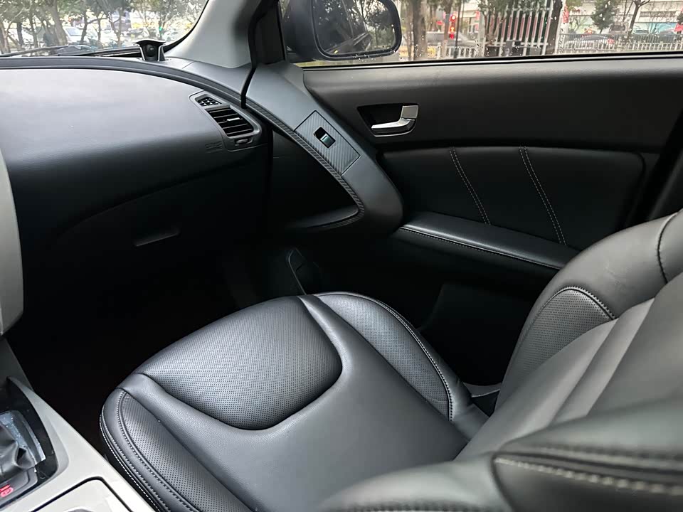 Luxgen Excellent 6 SUV