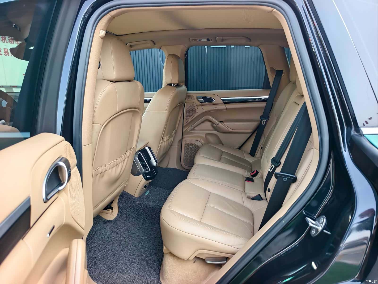 Porsche Cayenne, 2011 11