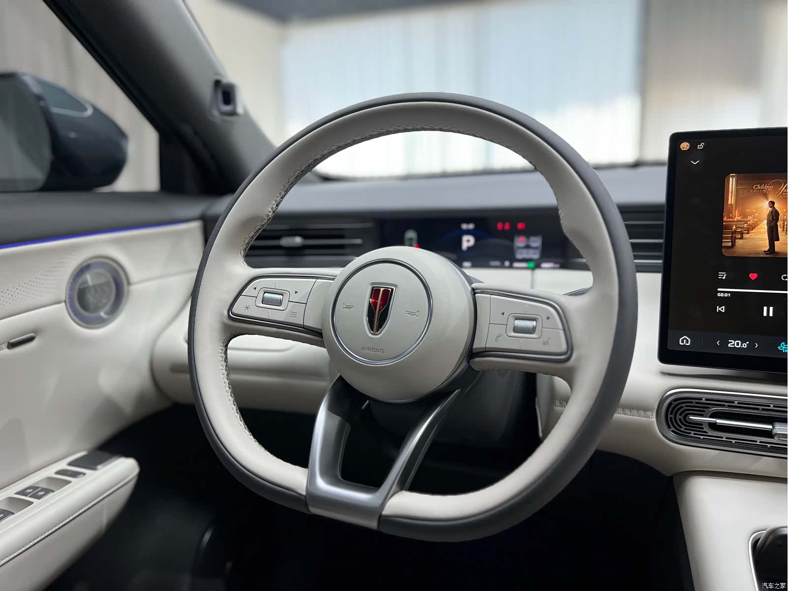 Hongqi HS6, 2026 12