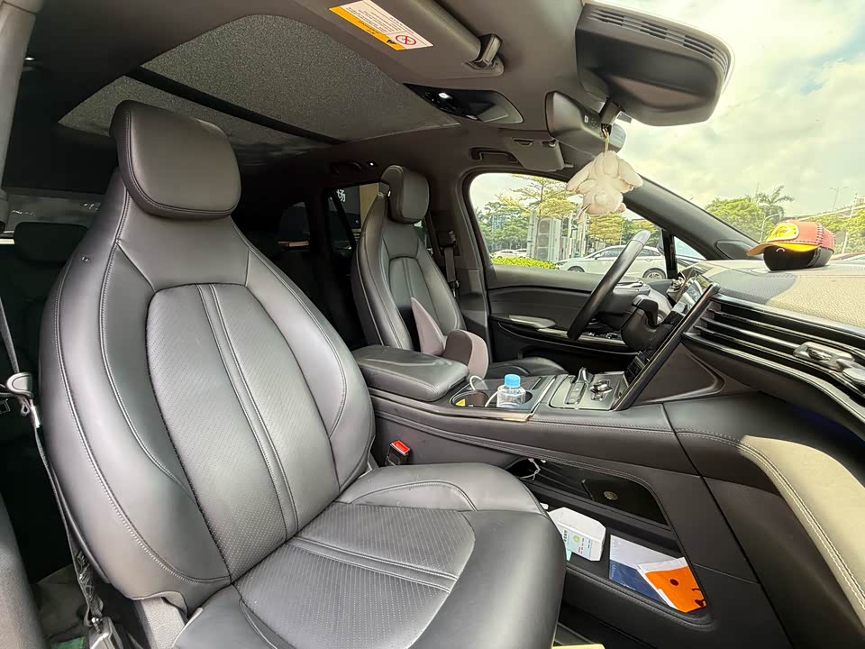 NIO ES6