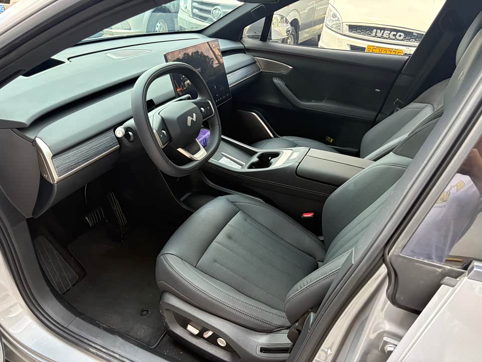 NIO L60 NIO L60