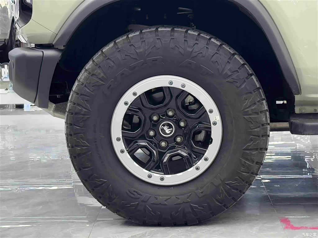 Ford Bronco, 2025 4