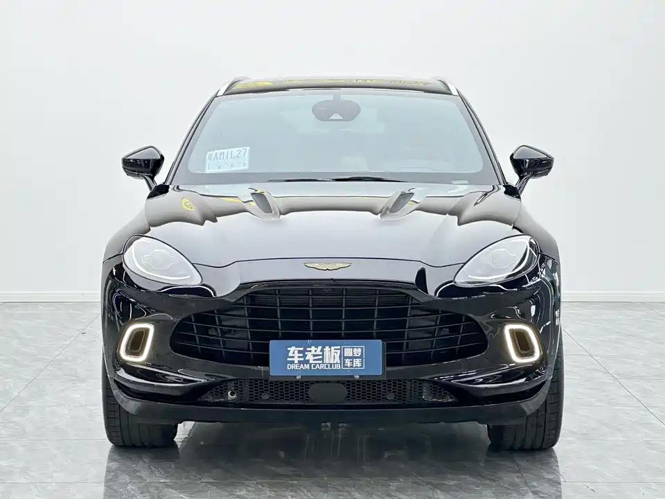 Aston Martin DBX Aston Martin DBX