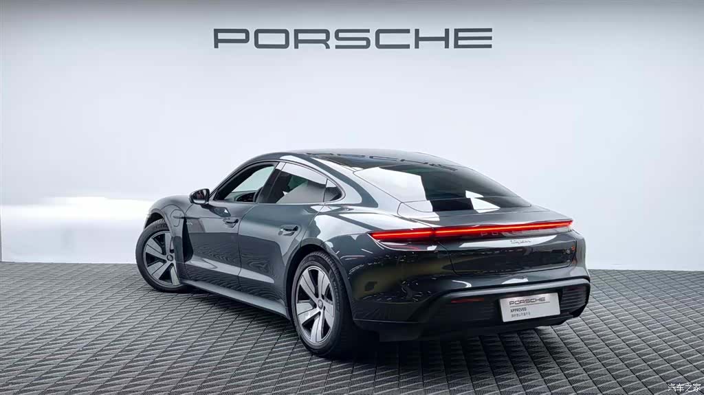Porsche Taycan, 2023 6