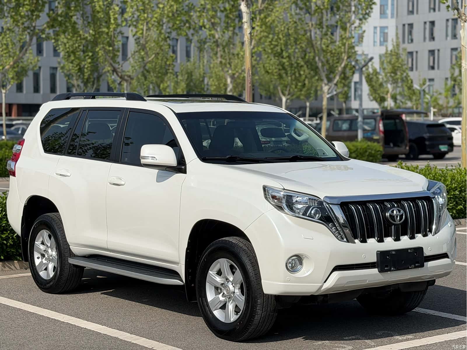 Toyota Prado, 2015 3