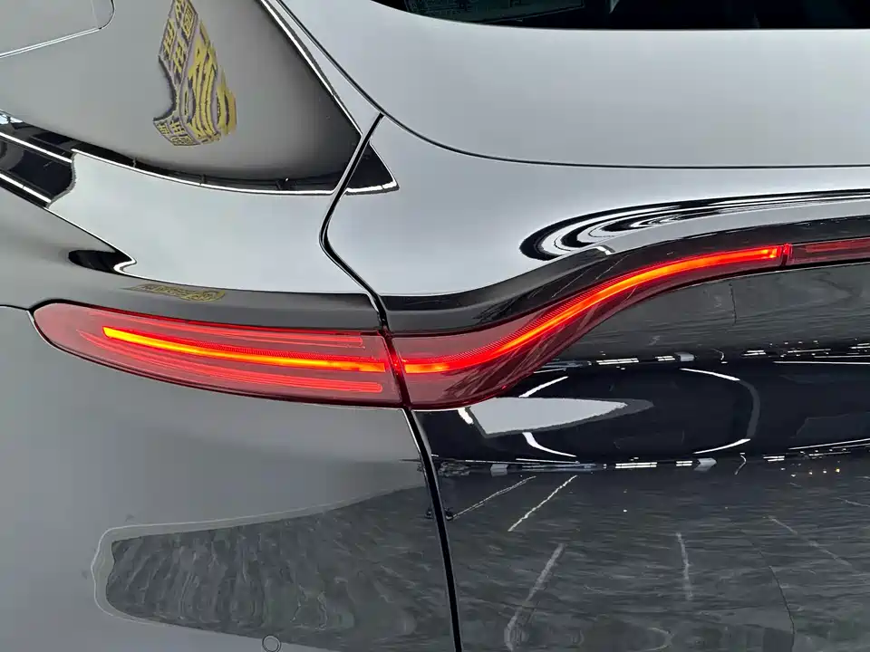 Aston Martin DBX Aston Martin DBX