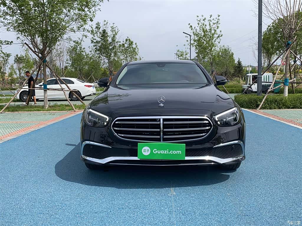 Mercedes-Benz E-Class, 2023 3