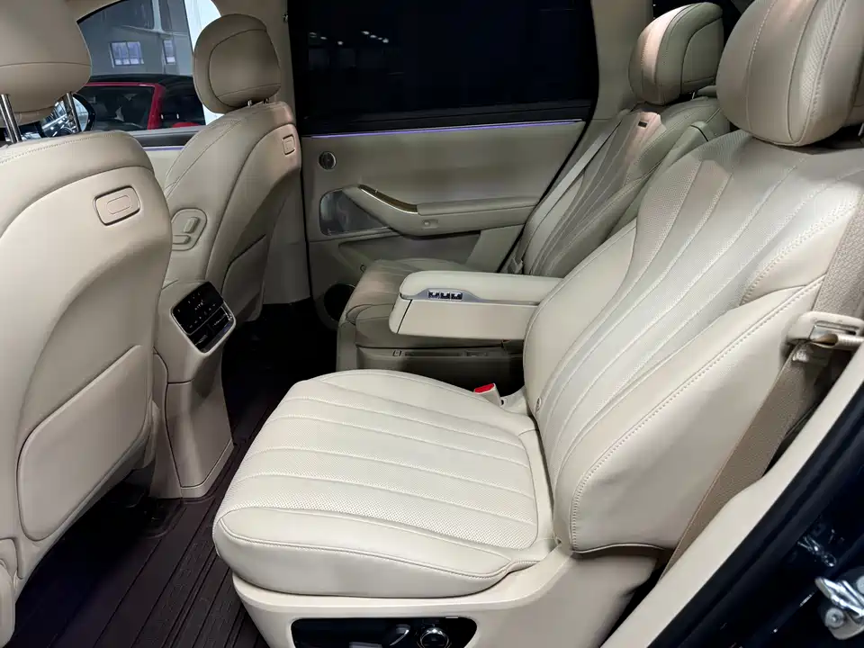 AITO Ask the world M7