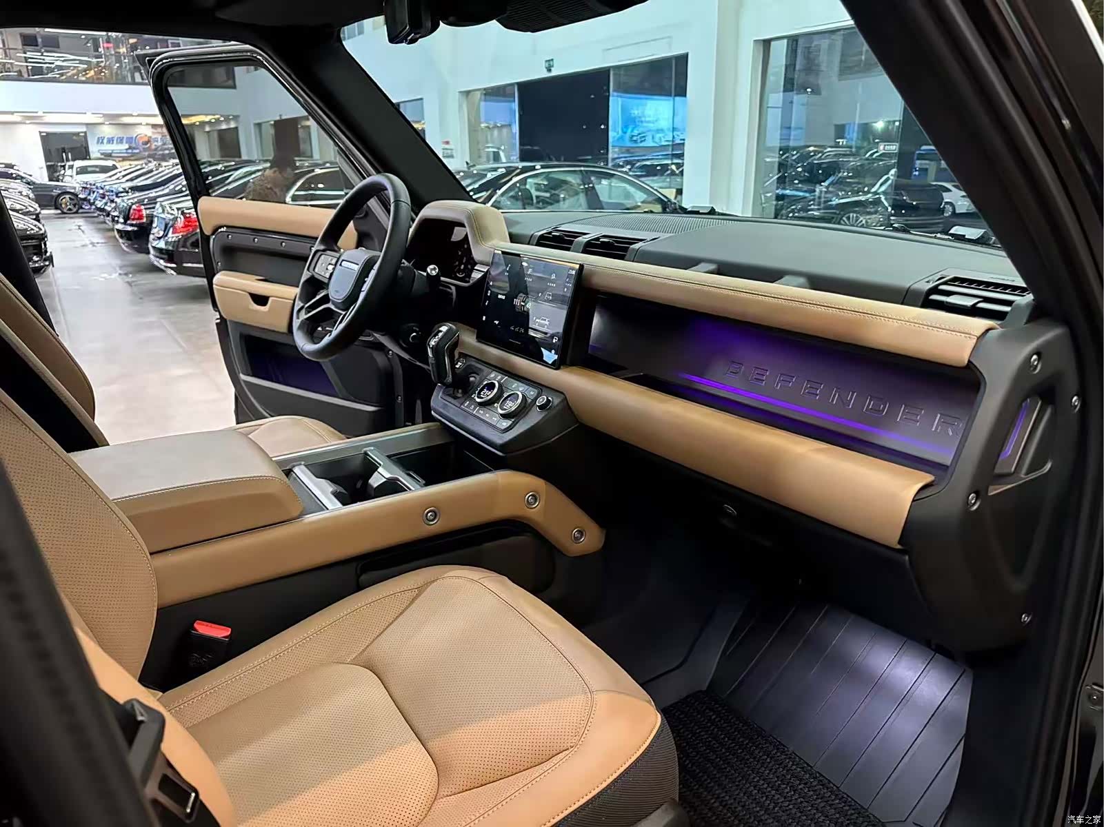 Land Rover Defender, 2026 6