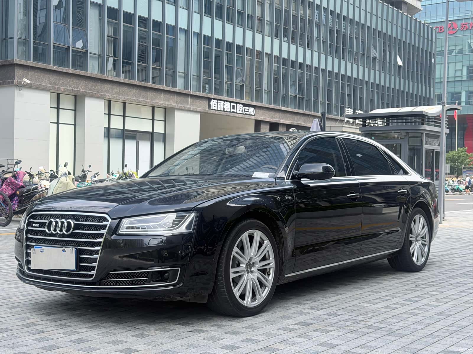 Audi A8L, 2016 1