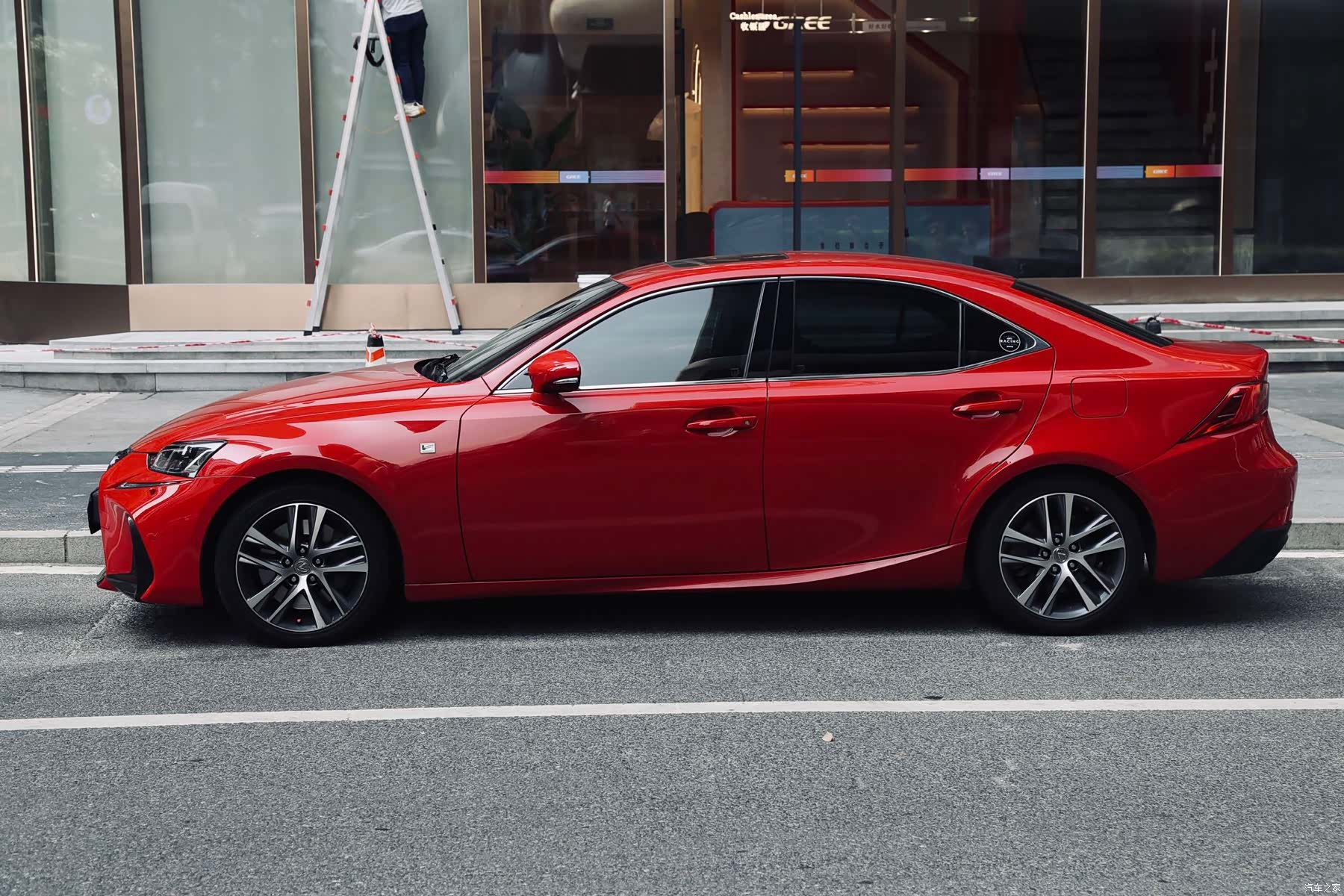 Lexus IS, 2017 2