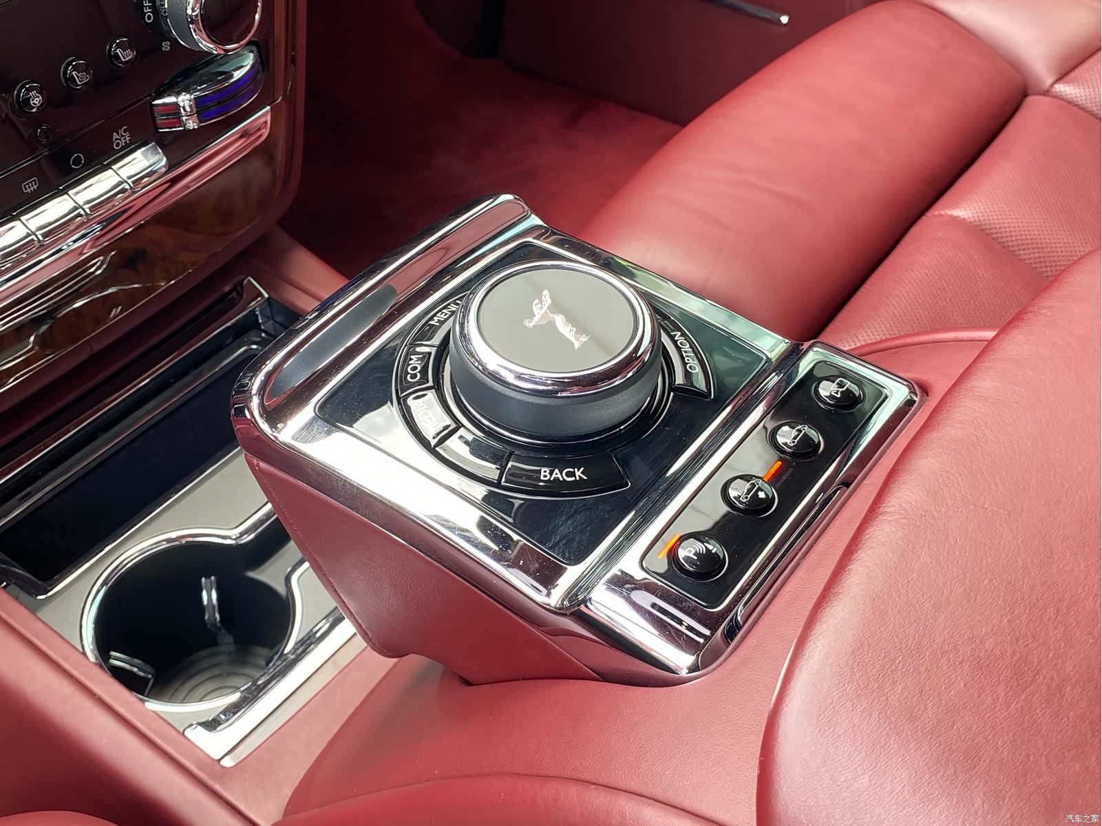 Rolls-Royce Phantom, 2019 все фото