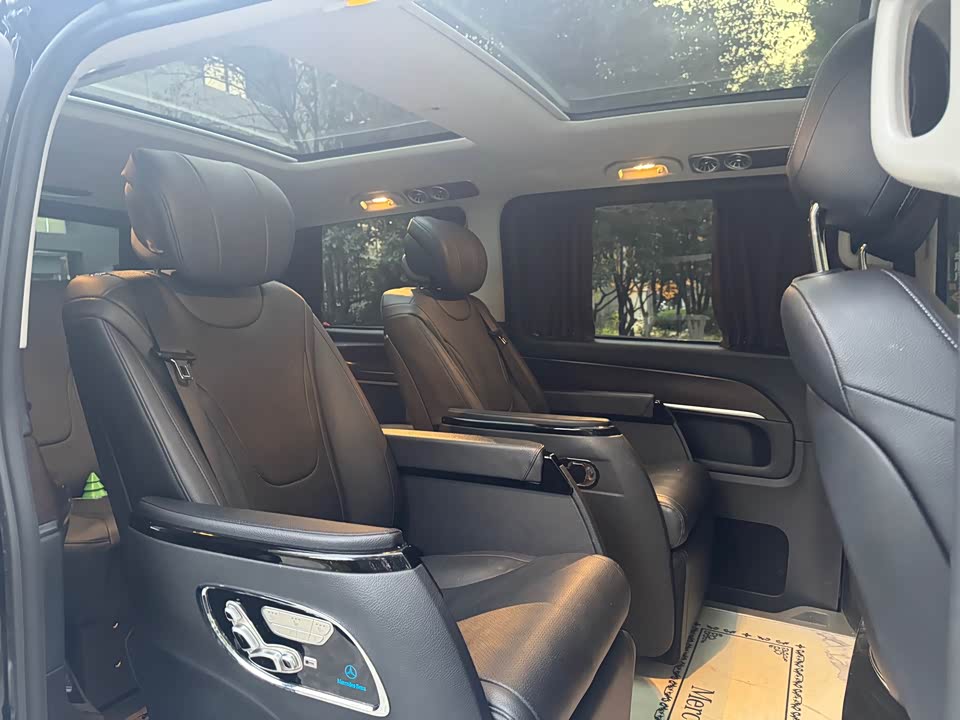 Mercedes-Benz V-class