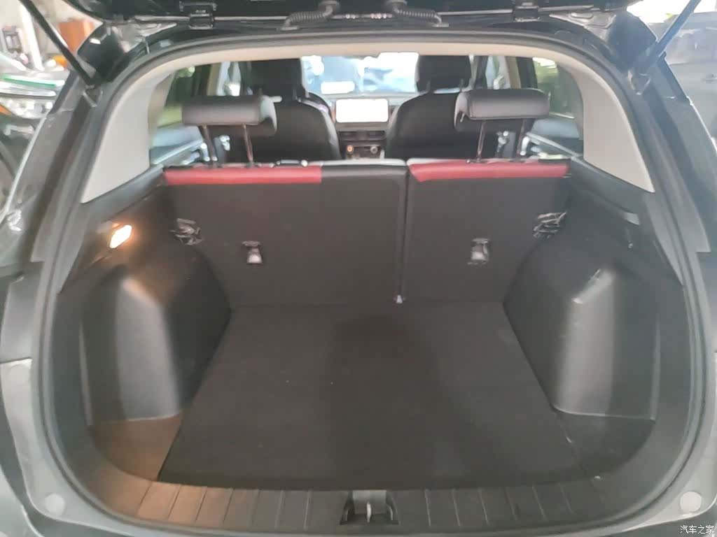 Geely Coolray, 2021 19