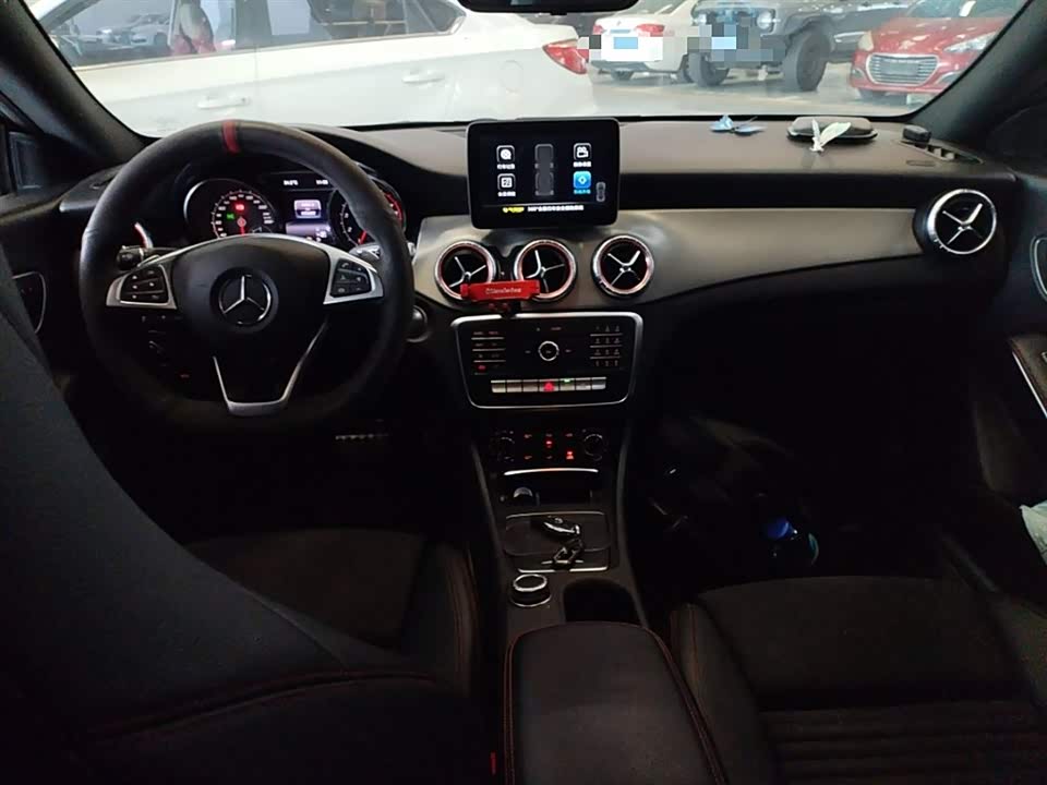 Mercedes-Benz CLA Mercedes-Benz CLA