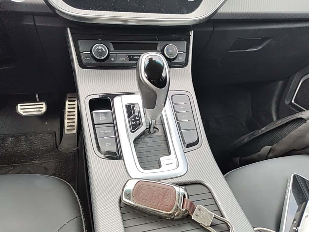 Geely Emgrand, 2018 14