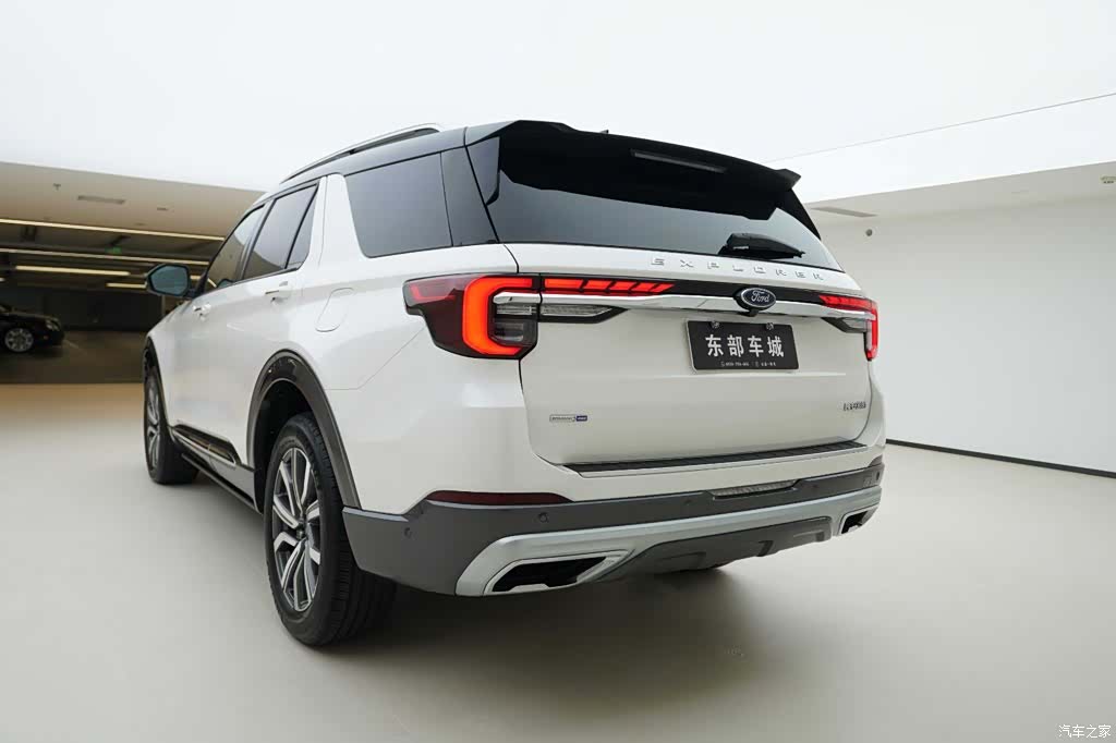 Ford Explorer, 2024 4