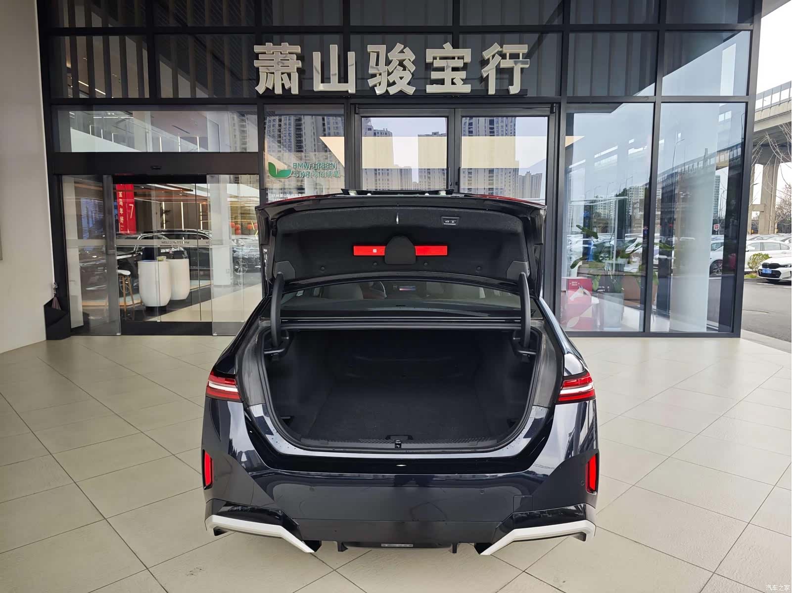 BMW i5, 2025 16