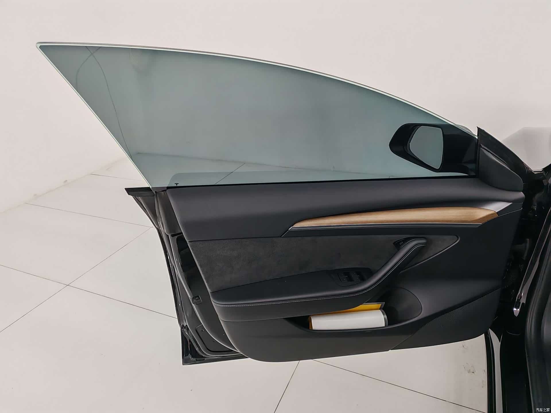 Tesla Model 3, 2023 11