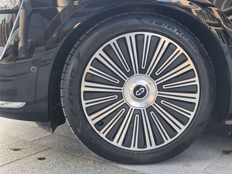 AITO Ask the world M9