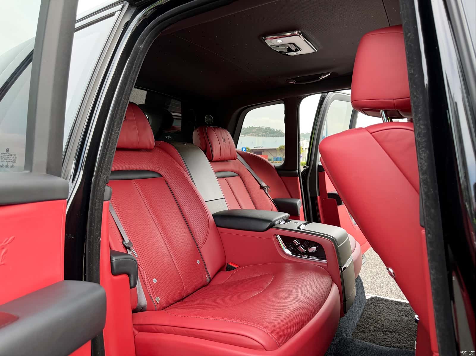 Rolls-Royce Cullinan, 2020 7