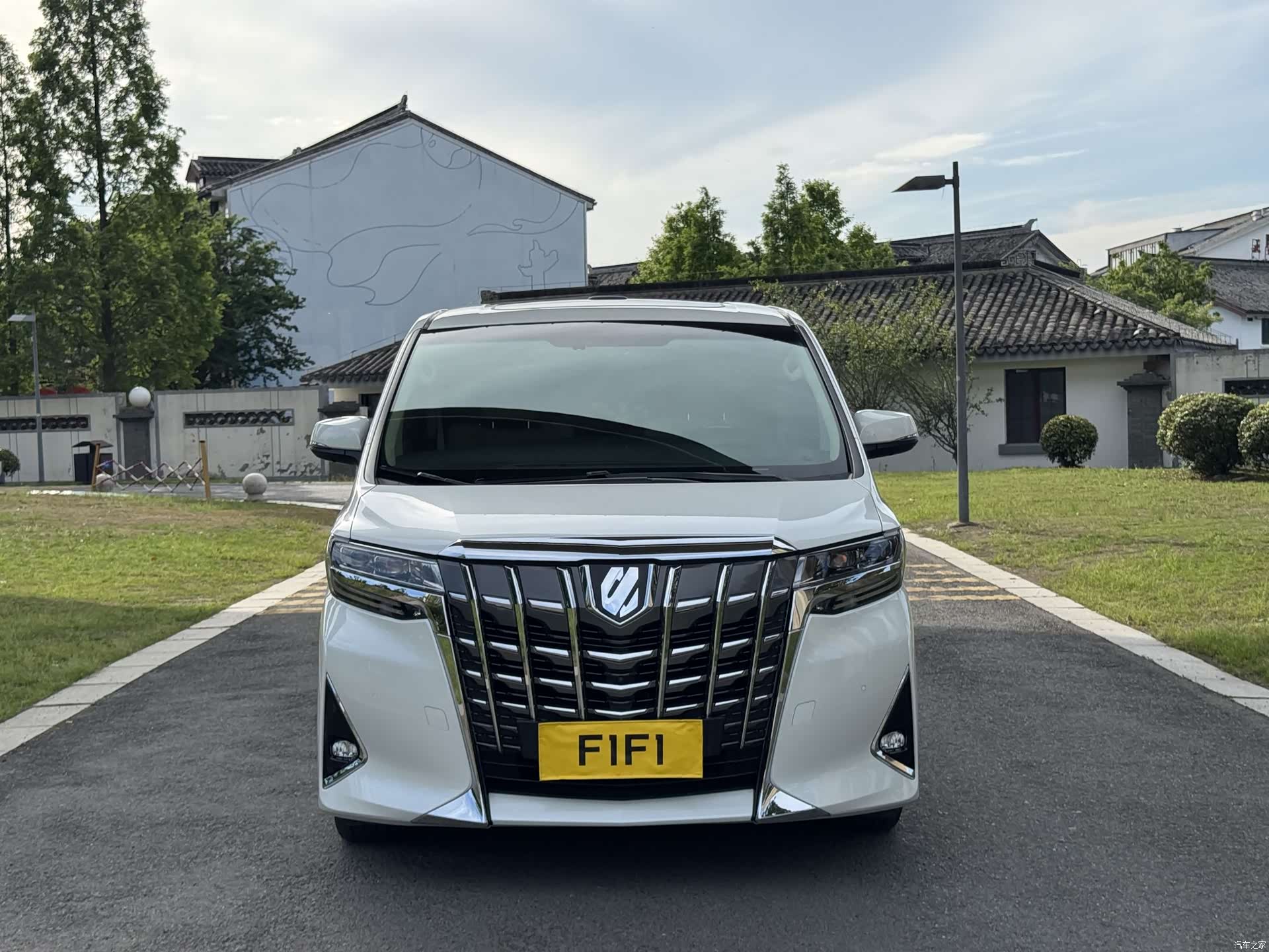 Toyota Alphard, 2019 2