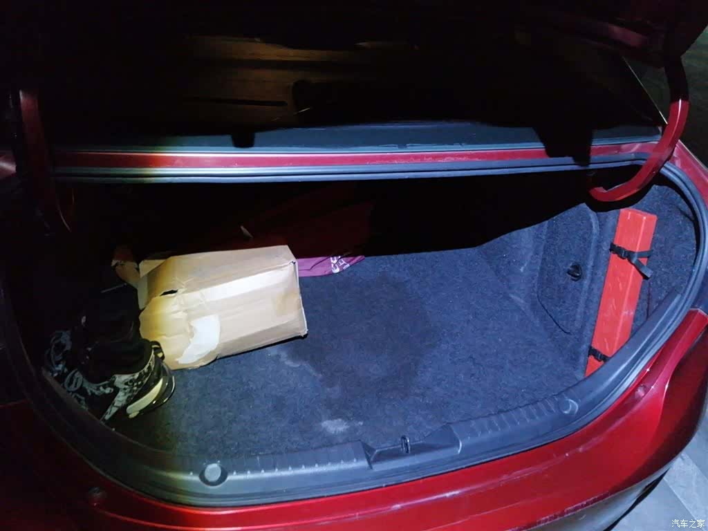 Mazda Mazda3, 2015 10
