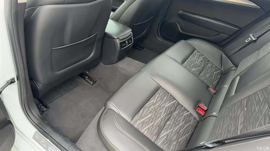 Cadillac ATS-L, 2014 4