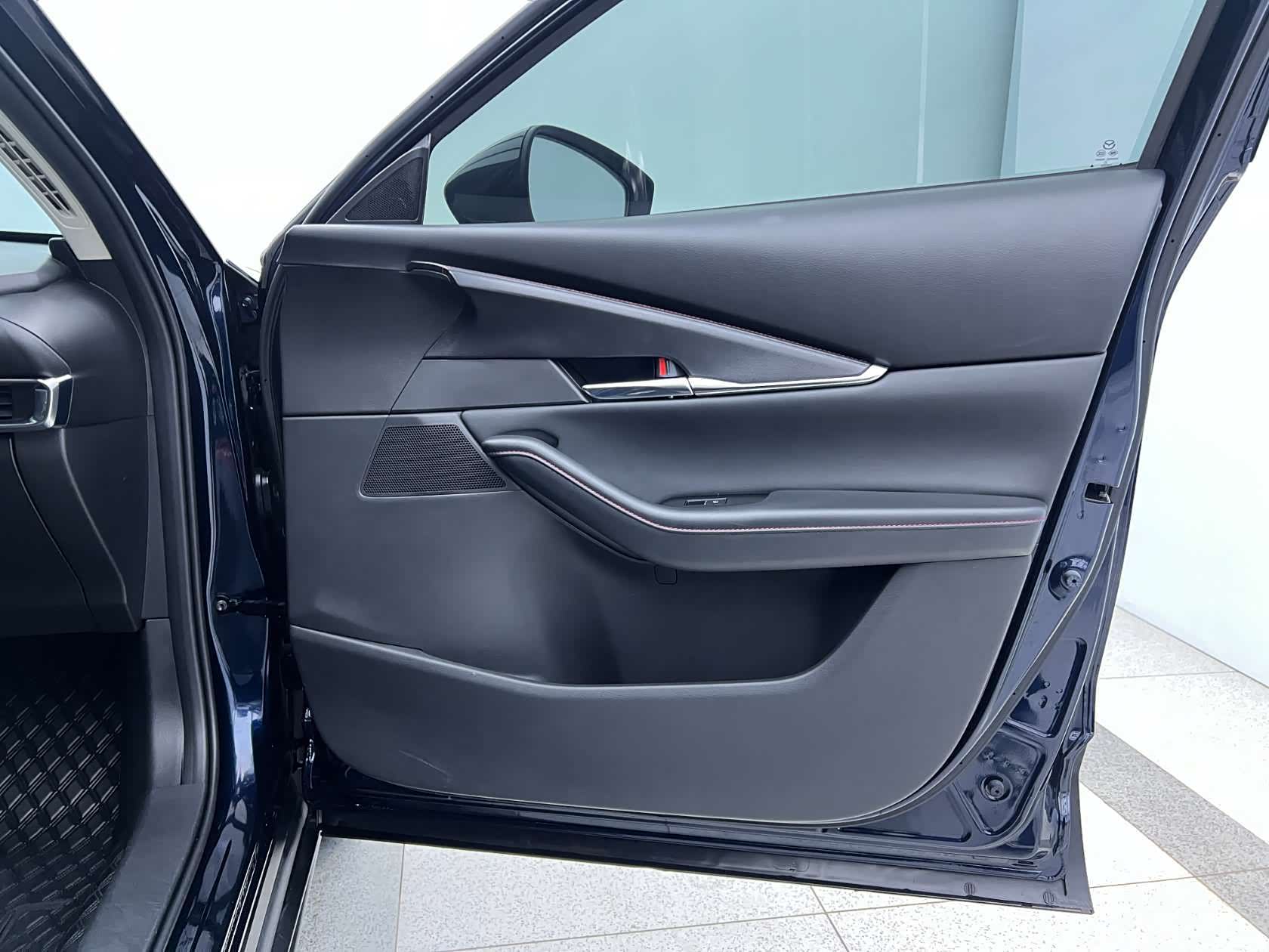 Mazda CX-30, 2023 21