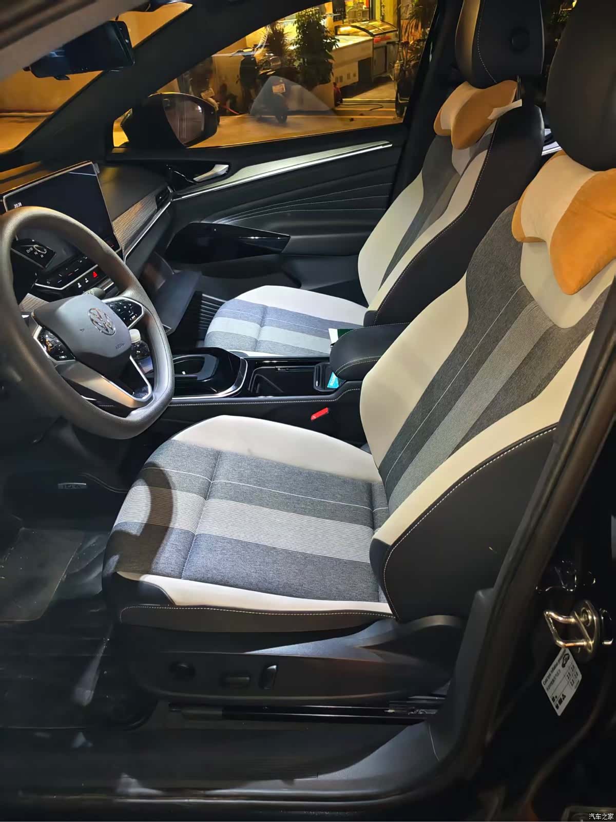 Volkswagen ID.4, 2024 4