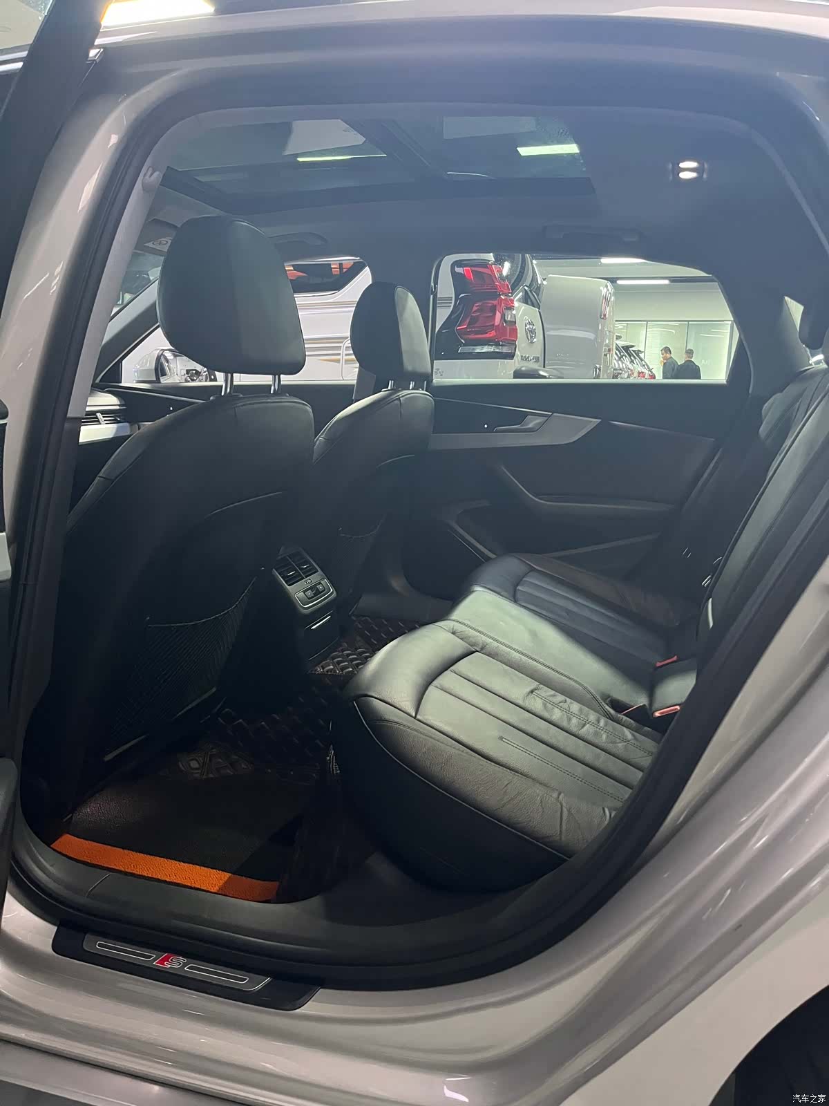 Audi A4L, 2019 15