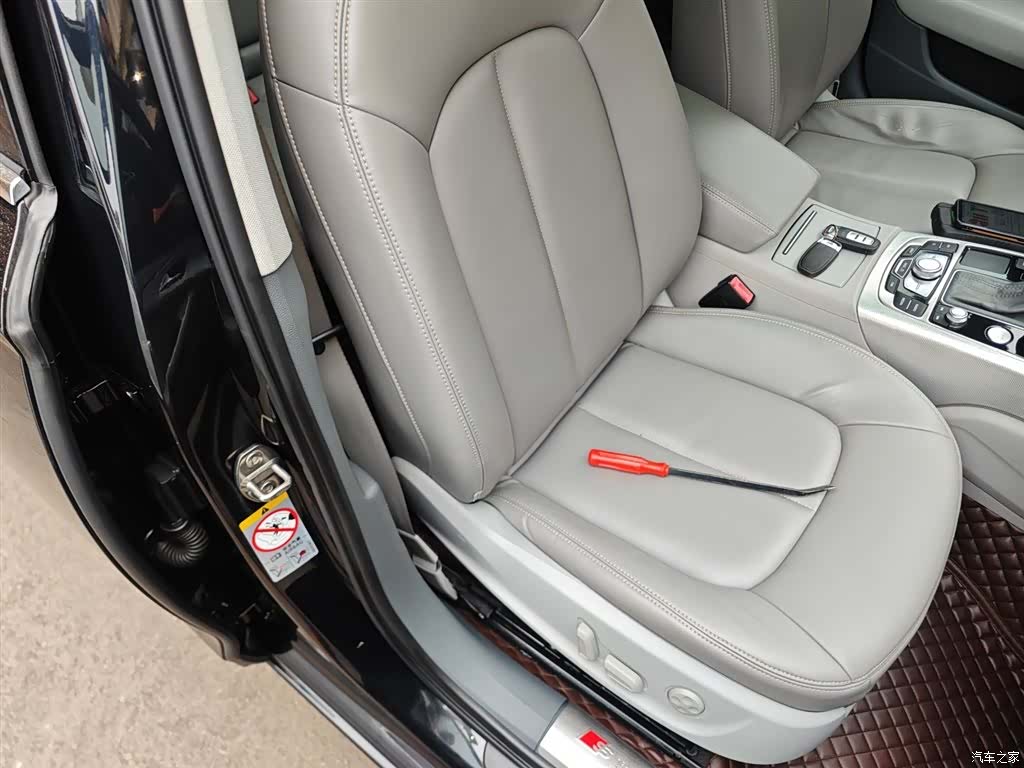 Audi A6L, 2014 25