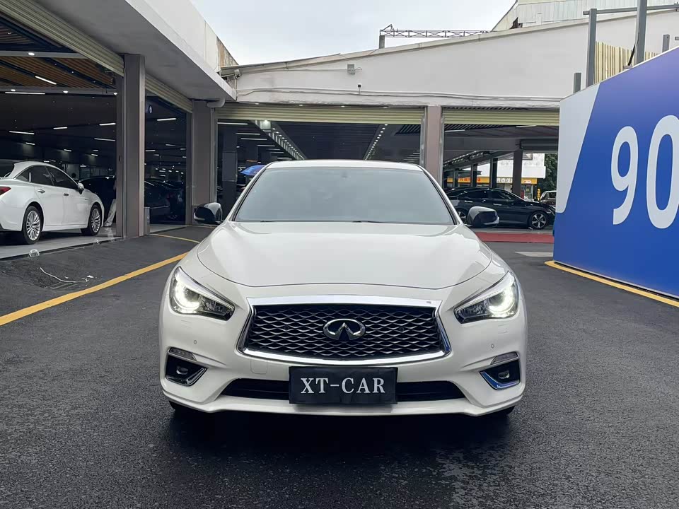 Infiniti Q50L