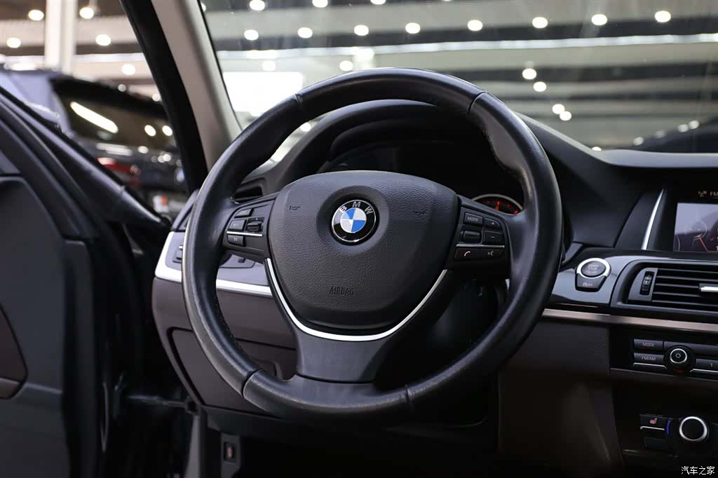 BMW 5 Series, 2017 11