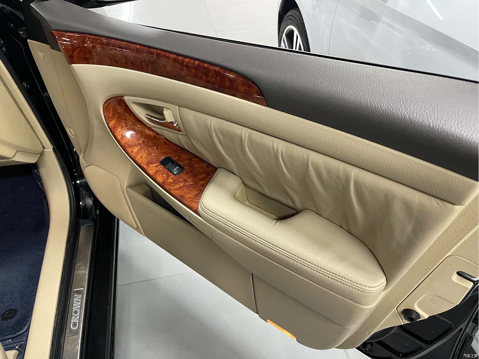 Toyota Crown, 2008 12