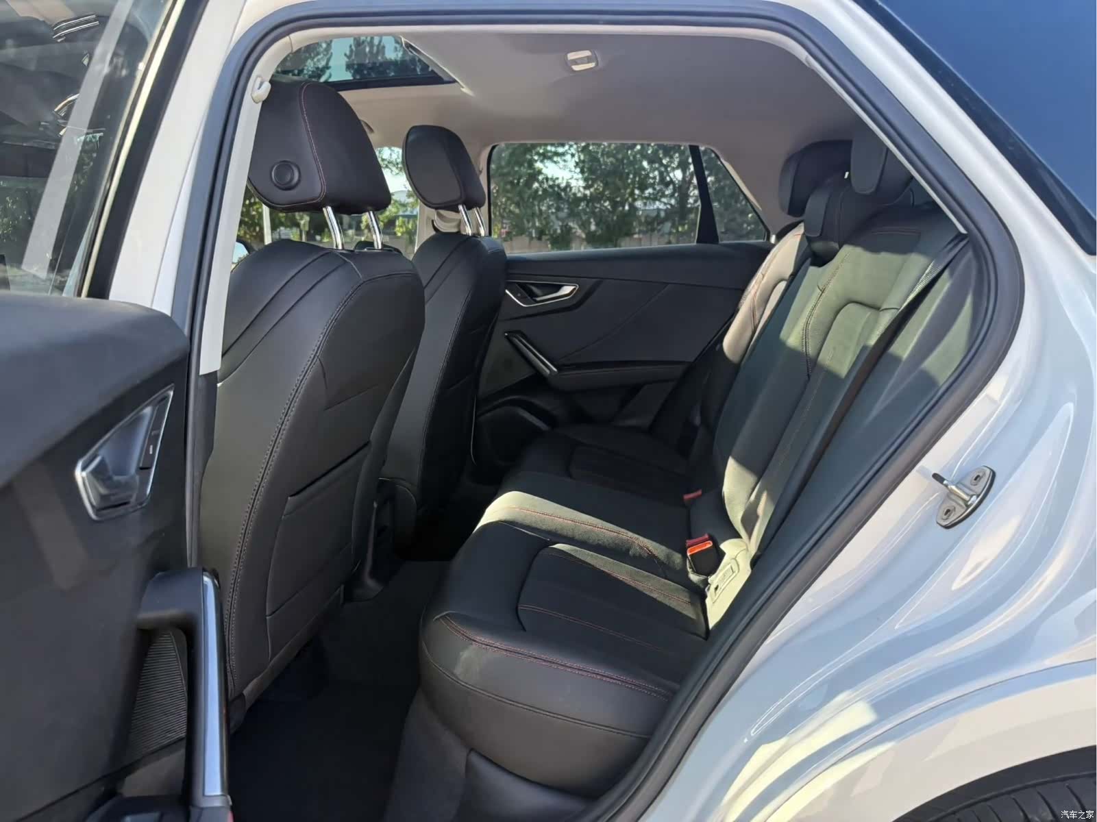 Audi Q2L, 2021 10