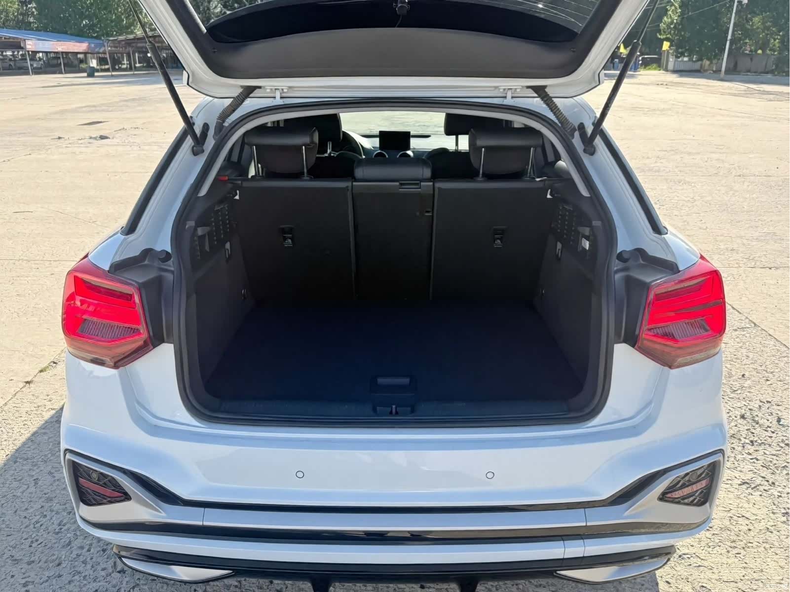 Audi Q2L, 2021 21