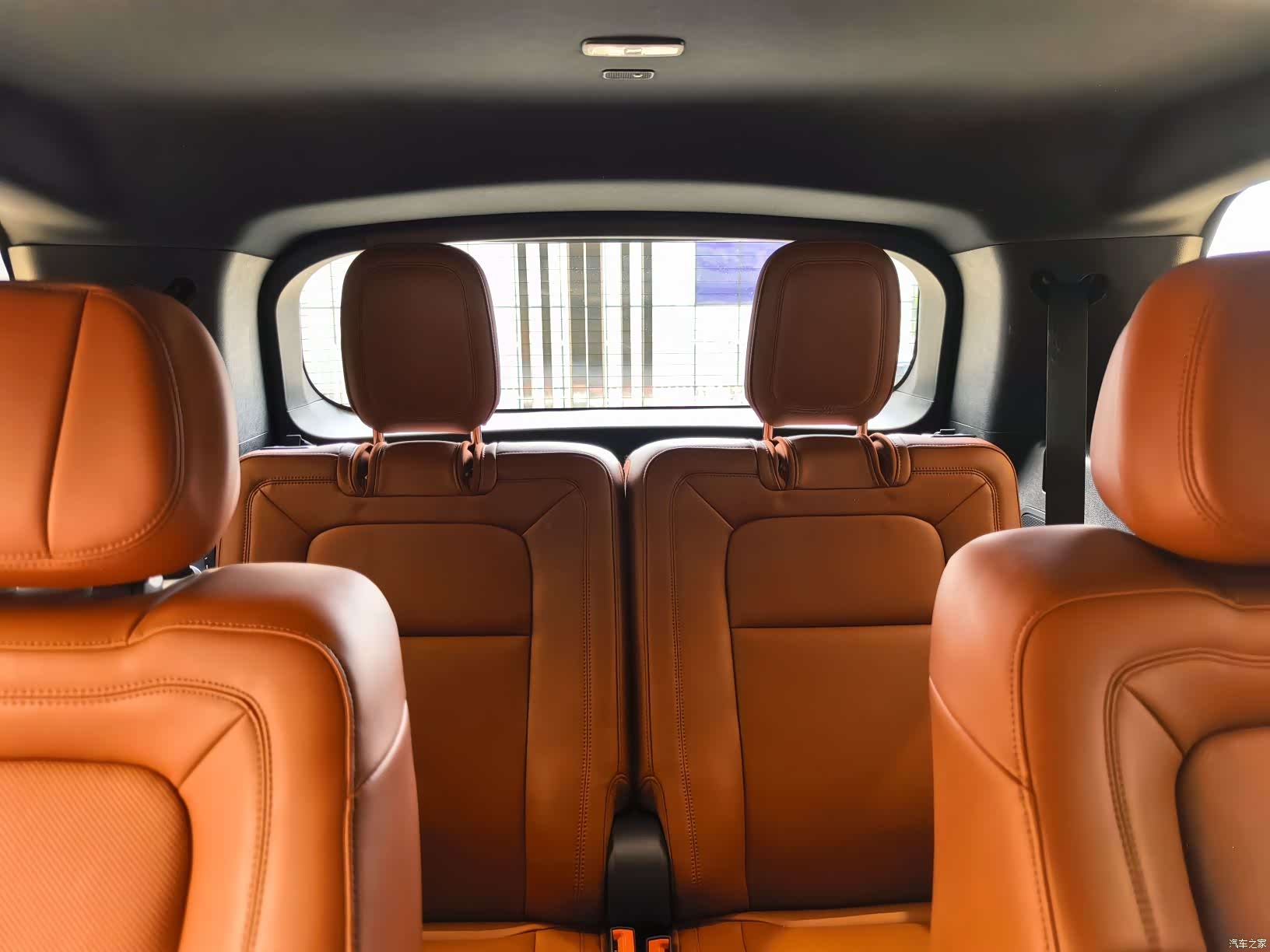 Lincoln Aviator, 2024 9