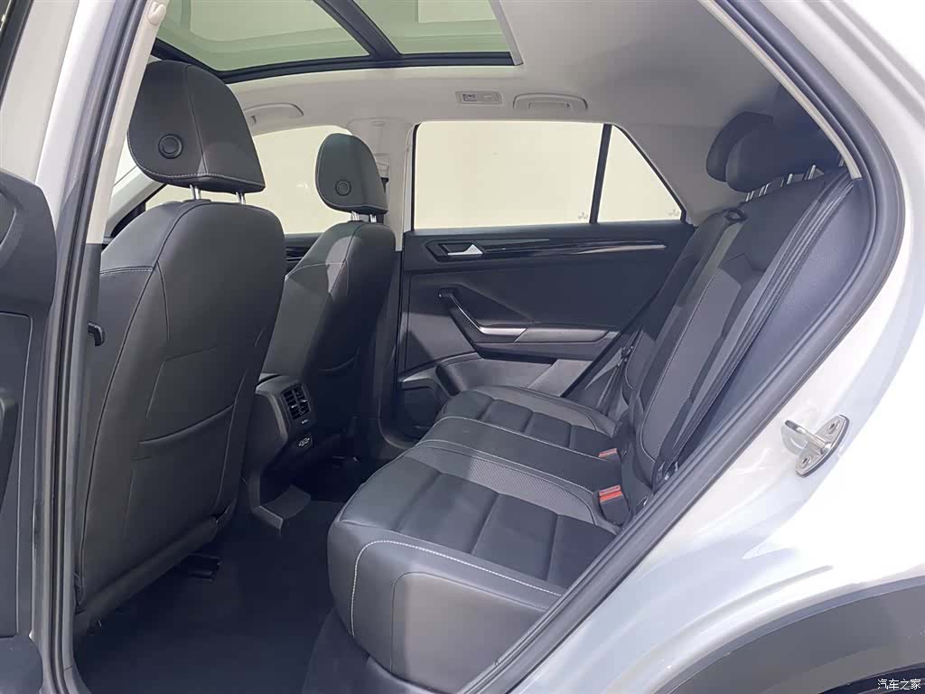 Volkswagen T-ROC, 2023 6