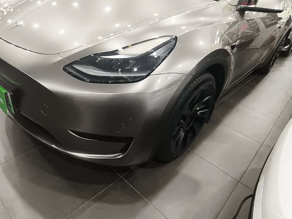 Tesla Model Y, 2022 24