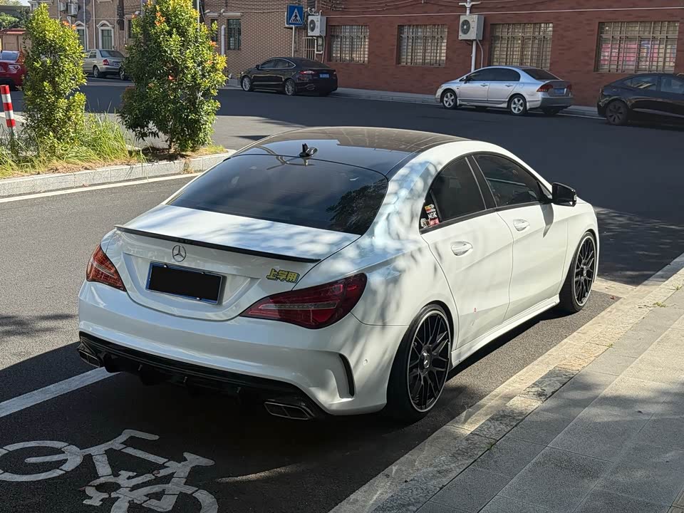 Mercedes-Benz CLA