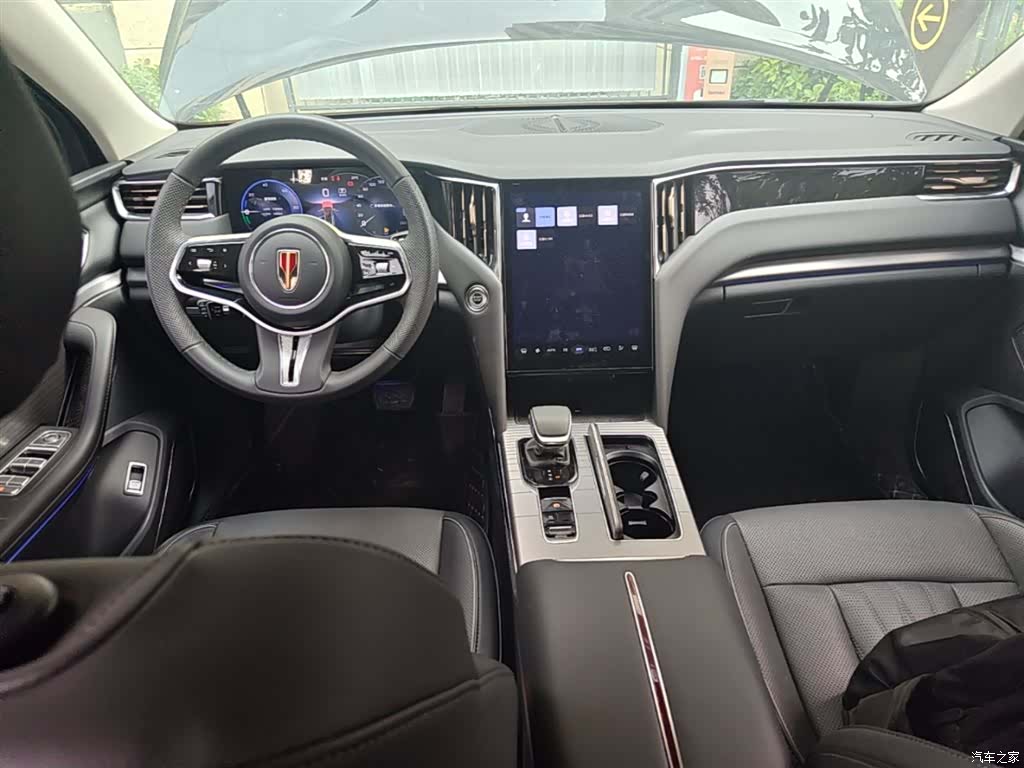 Hongqi HS7, 2024 10