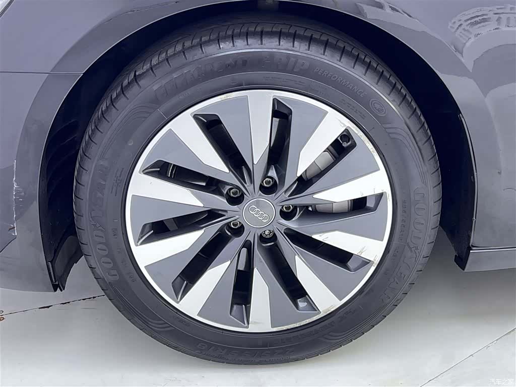 Audi A6L, 2019 11