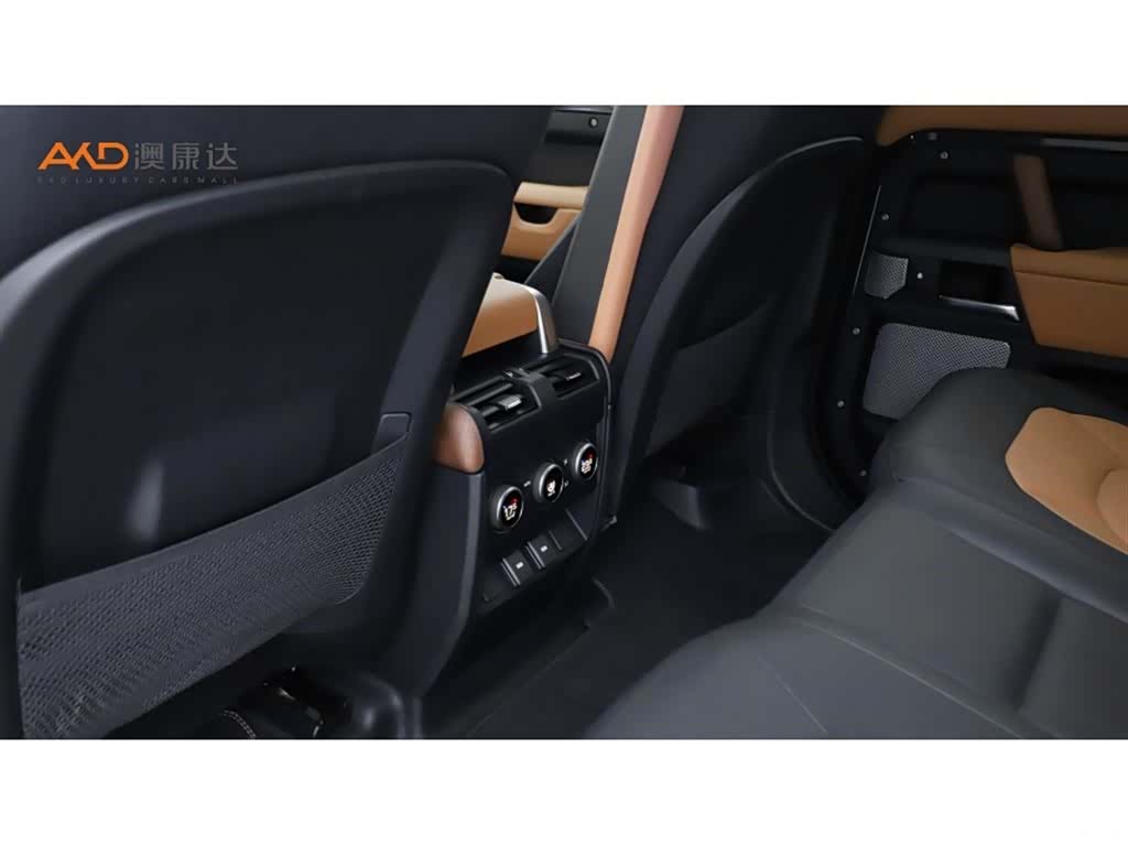 Land Rover Defender, 2023 10