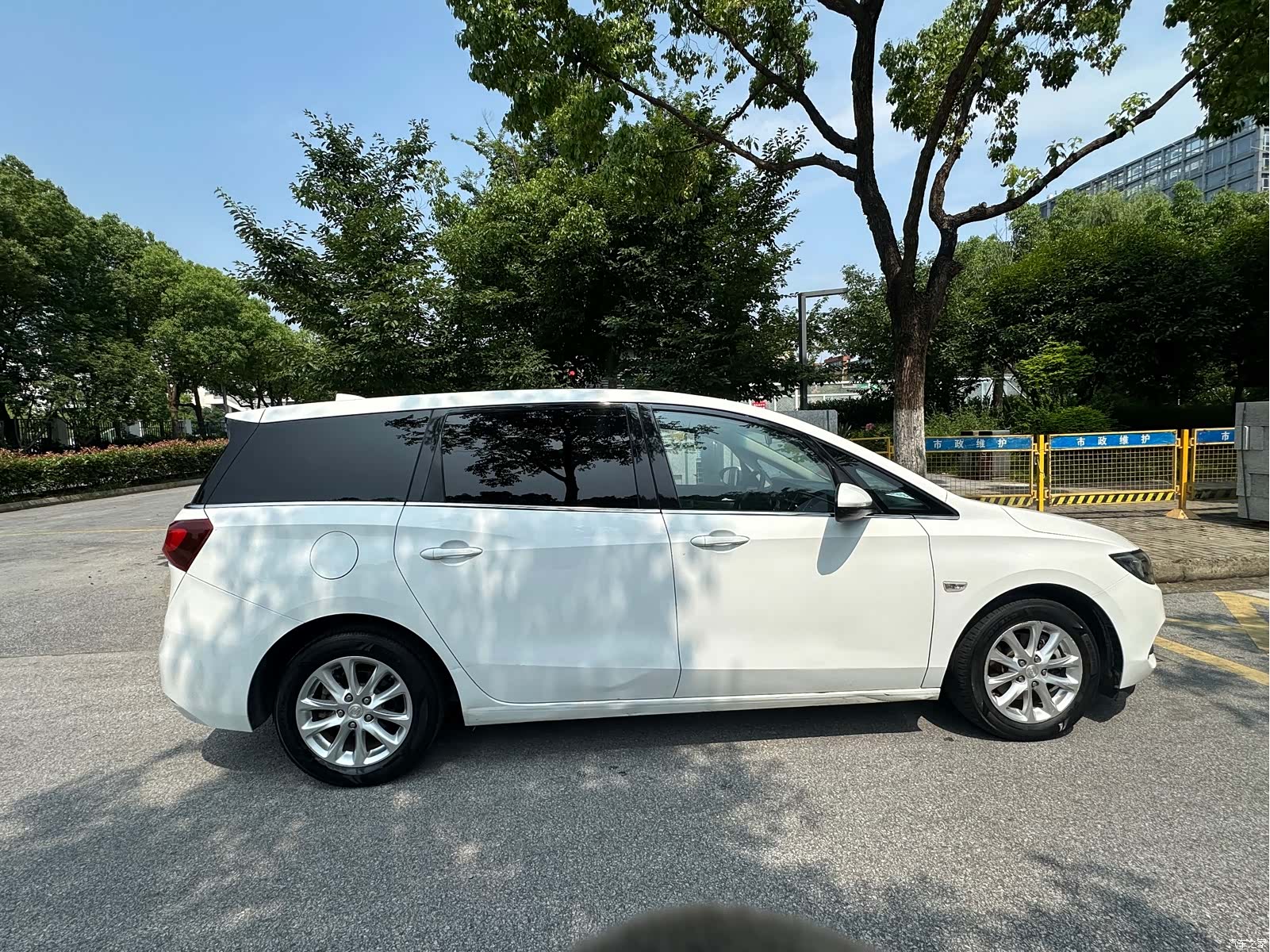 Buick GL6, 2017 4