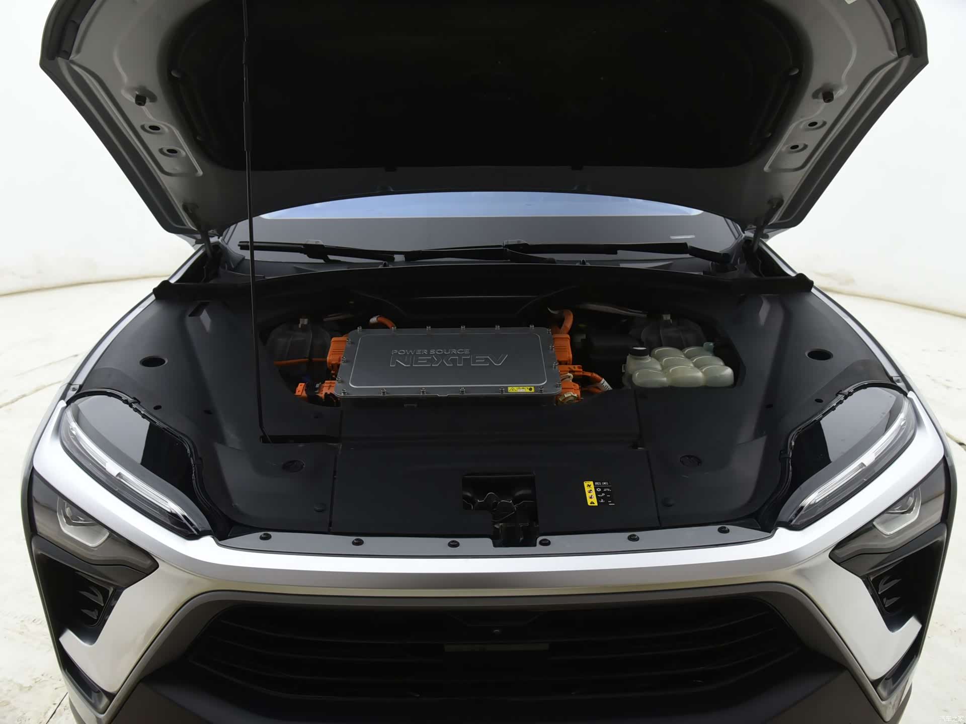 NIO ES8, 2019 8