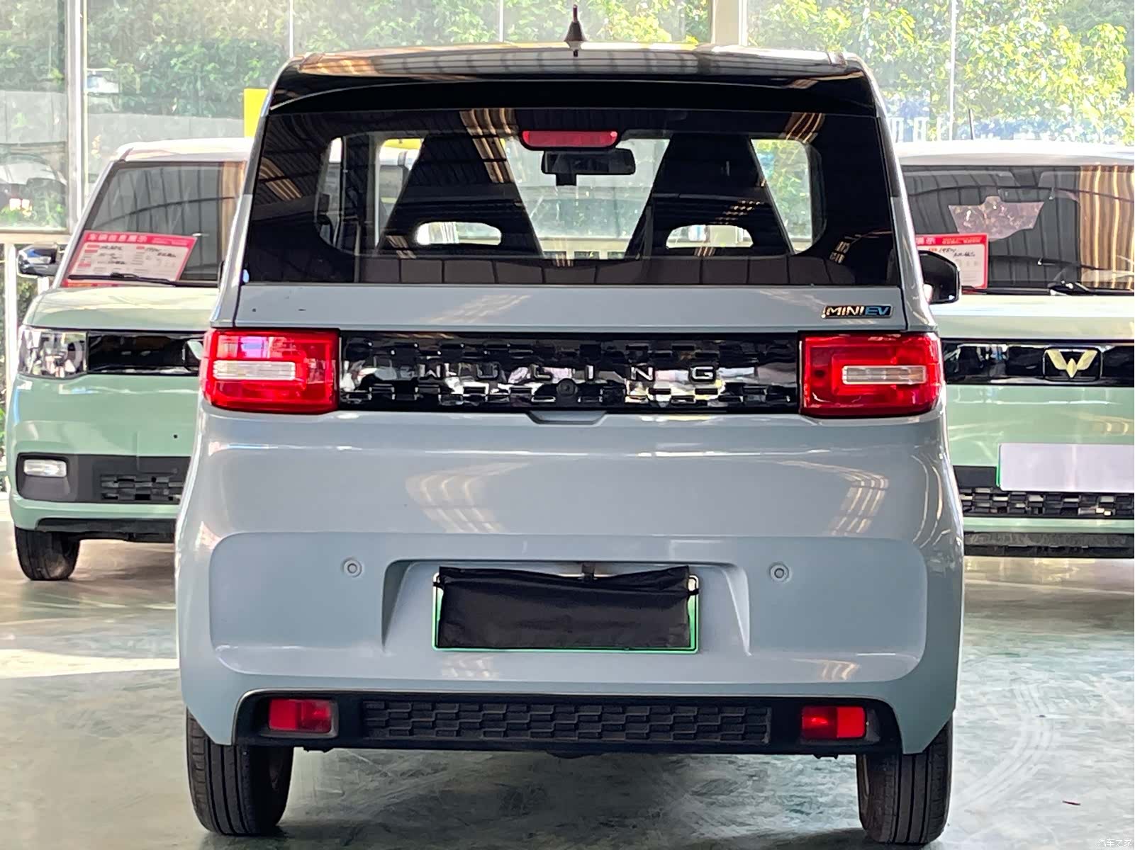 Wuling MINIEV, 2020 все фото